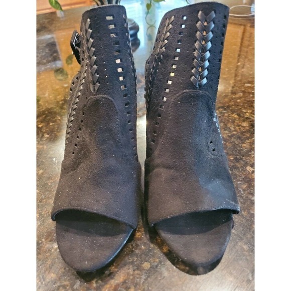 Steve Madden Womens Black Suede Booties size 8 - Picture 2 of 8